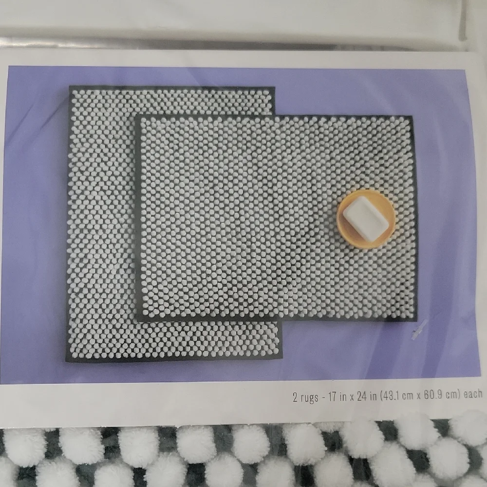 Room Essentials Chenille Bath Rug Set 2 Piece Green & White NWT